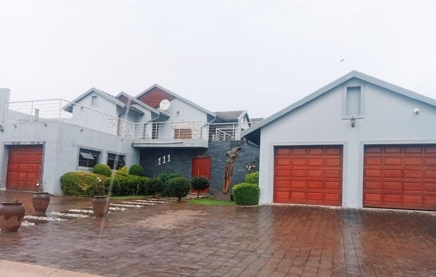 6 Bedroom Property for Sale in The Coves North West